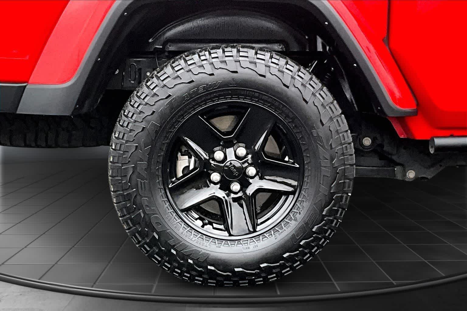 Thumbnail: 2021 Jeep Gladiator - 36