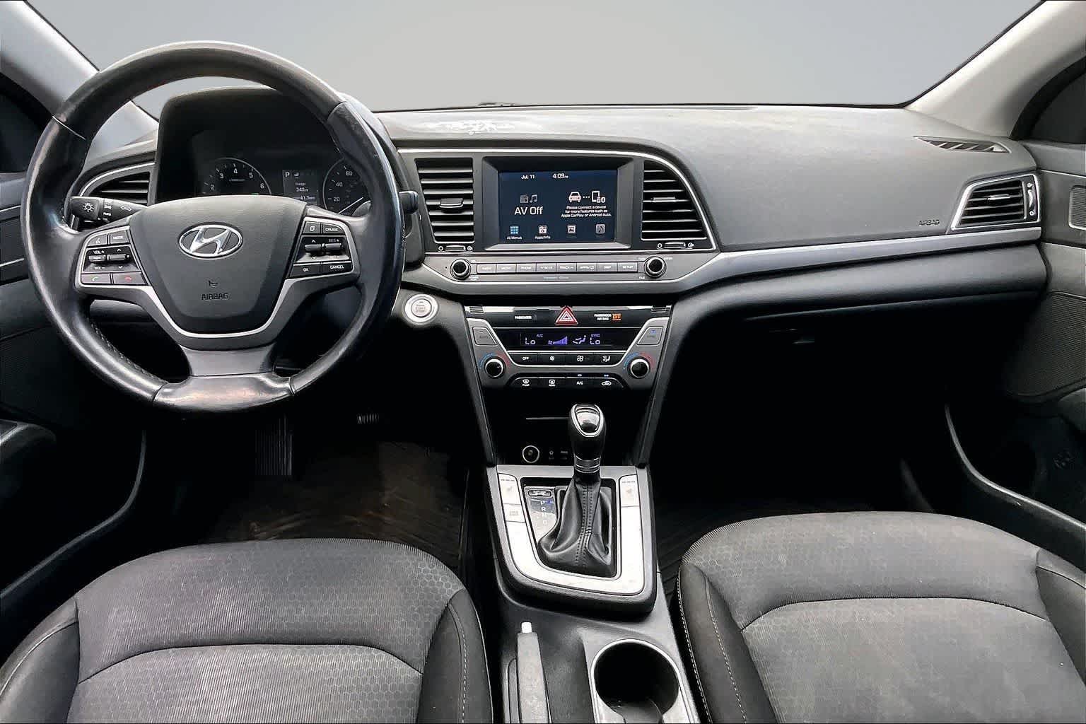 Thumbnail: 2017 Hyundai Elantra - 10