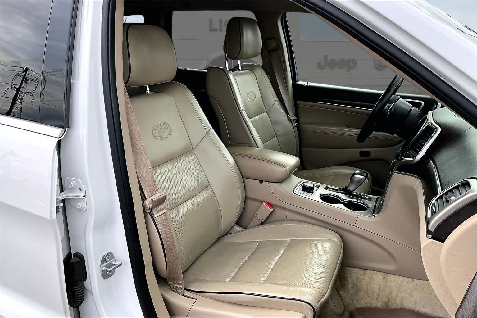 Thumbnail: 2017 Jeep Grand Cherokee - 14