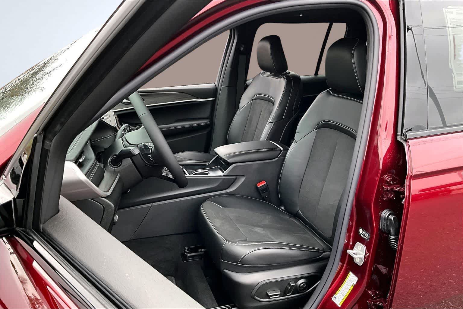 Thumbnail: 2026 Jeep Grand Cherokee - 11