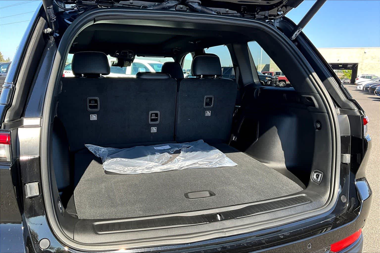 Thumbnail: 2025 Jeep Grand Cherokee - 19