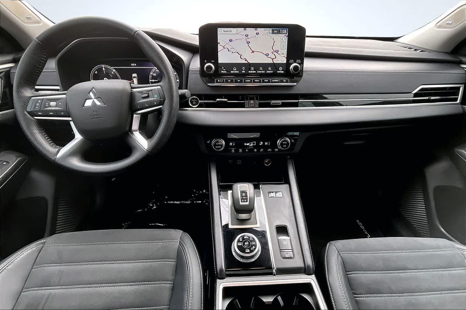 Thumbnail: 2023 Mitsubishi Outlander - 10