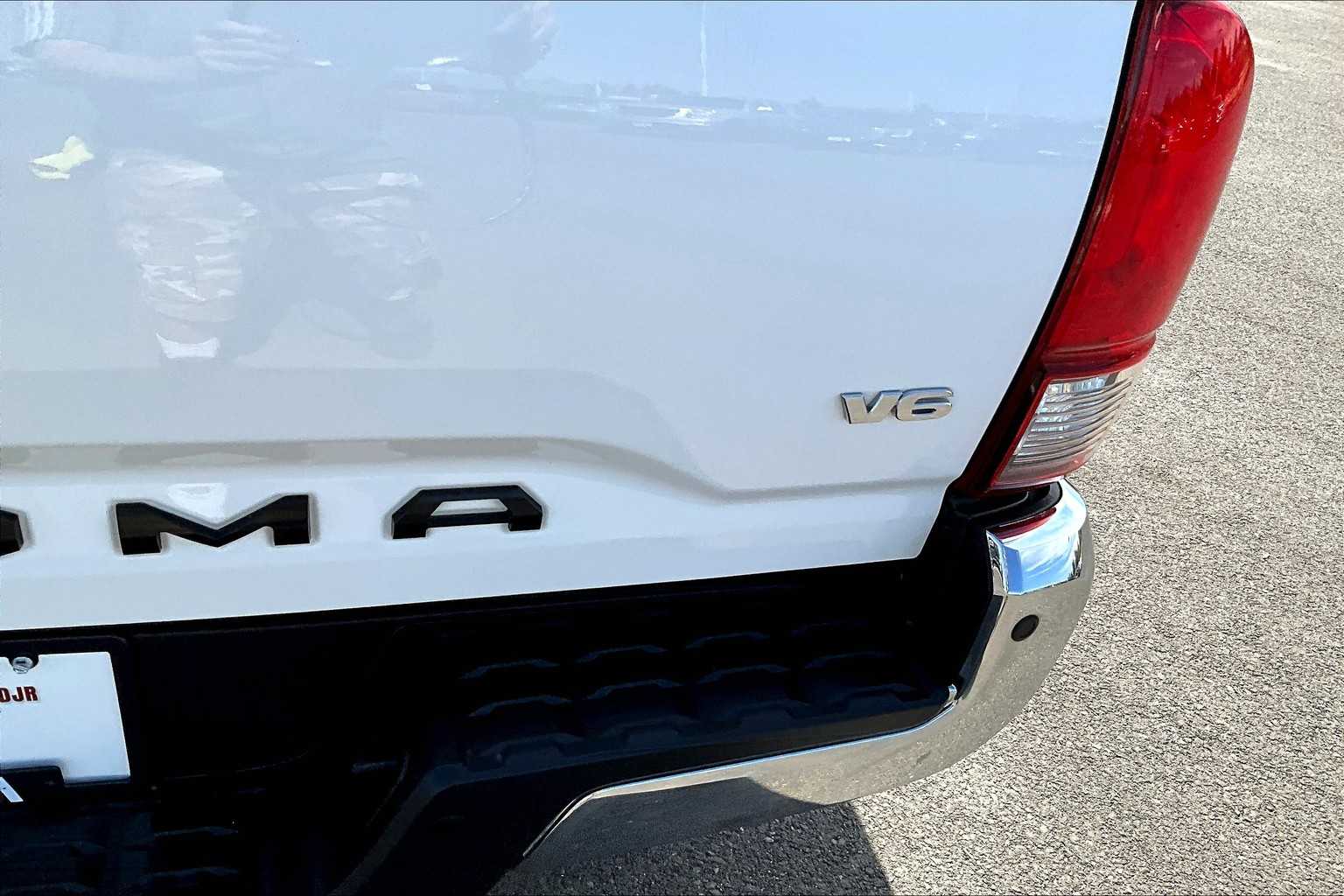 Thumbnail: 2020 Toyota Tacoma - 7