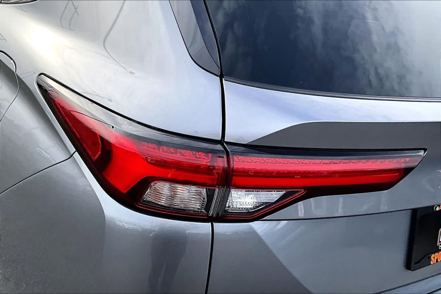 Thumbnail: 2023 Mitsubishi Outlander - 32