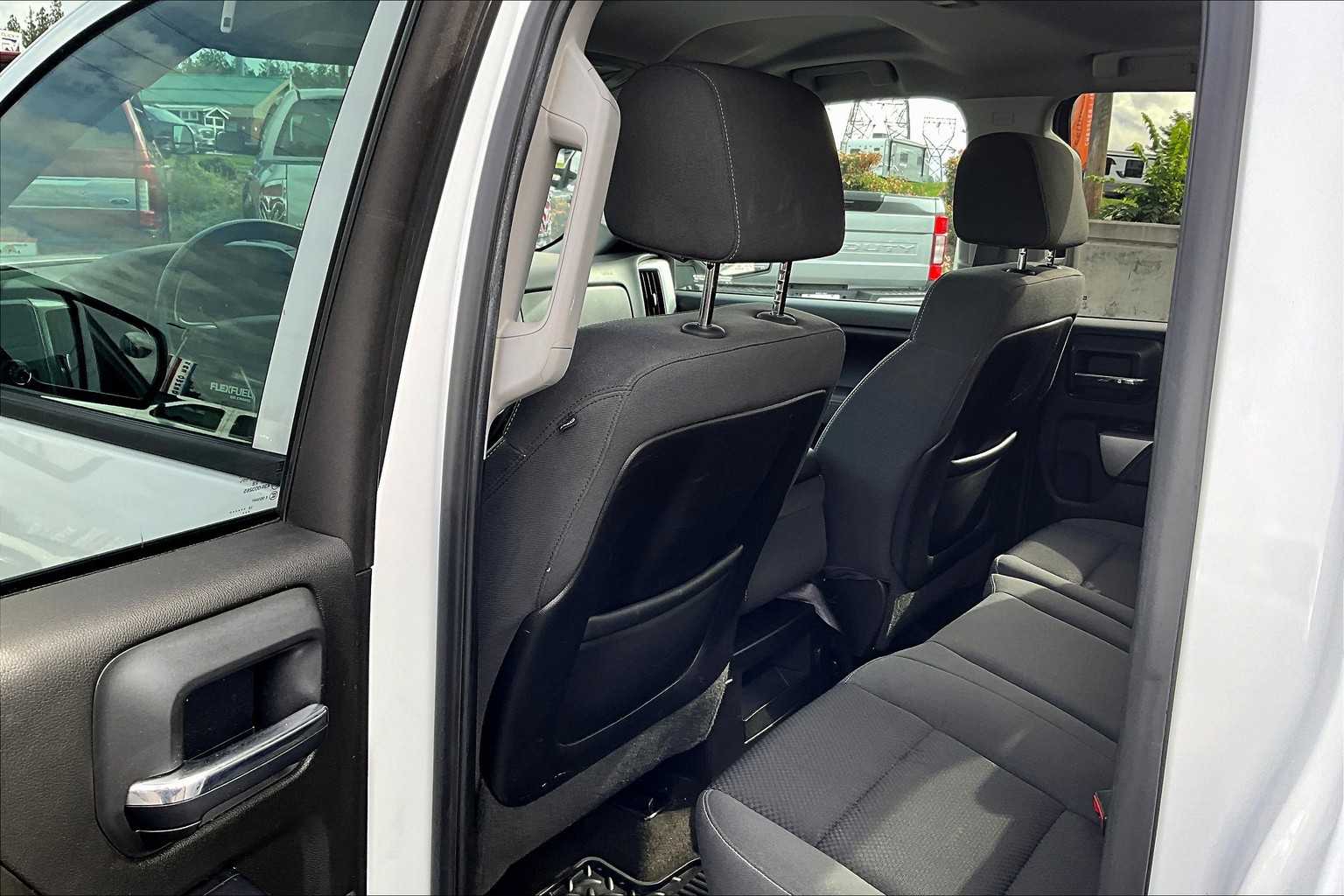 Thumbnail: 2015 Chevrolet Silverado 1500 - 12