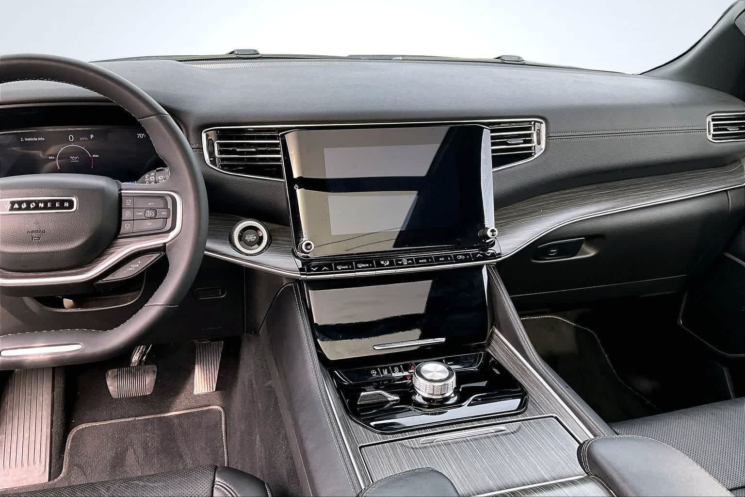 Thumbnail: 2023 Jeep Wagoneer - 16