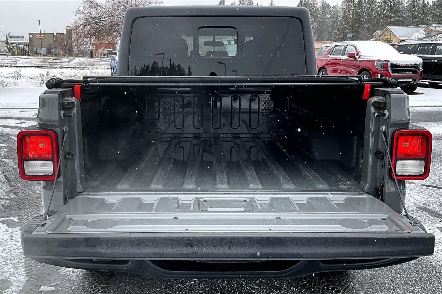 Thumbnail: 2021 Jeep Gladiator - 19