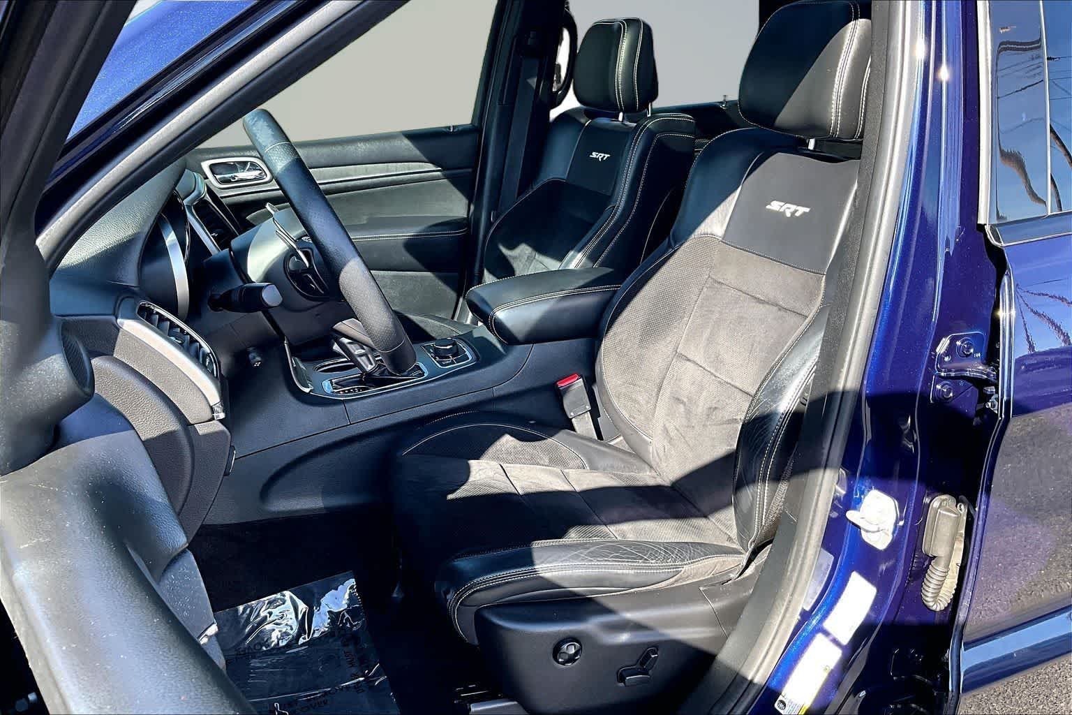 Thumbnail: 2017 Jeep Grand Cherokee - 11