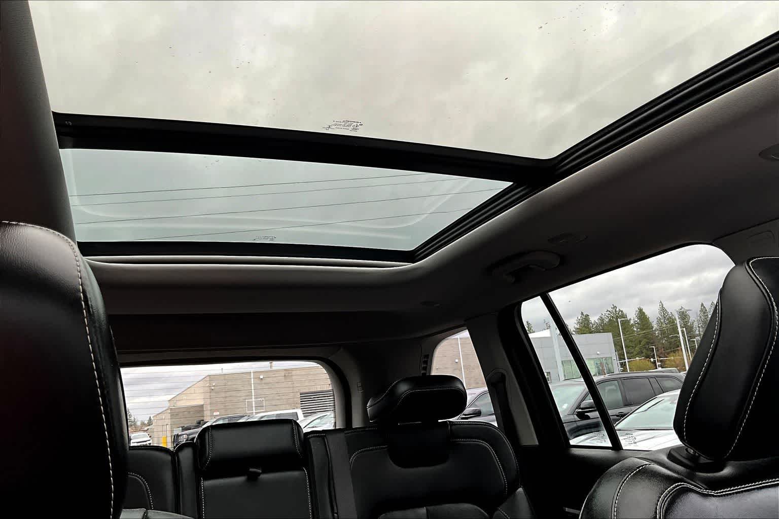 Thumbnail: 2022 Jeep Grand Cherokee - 30