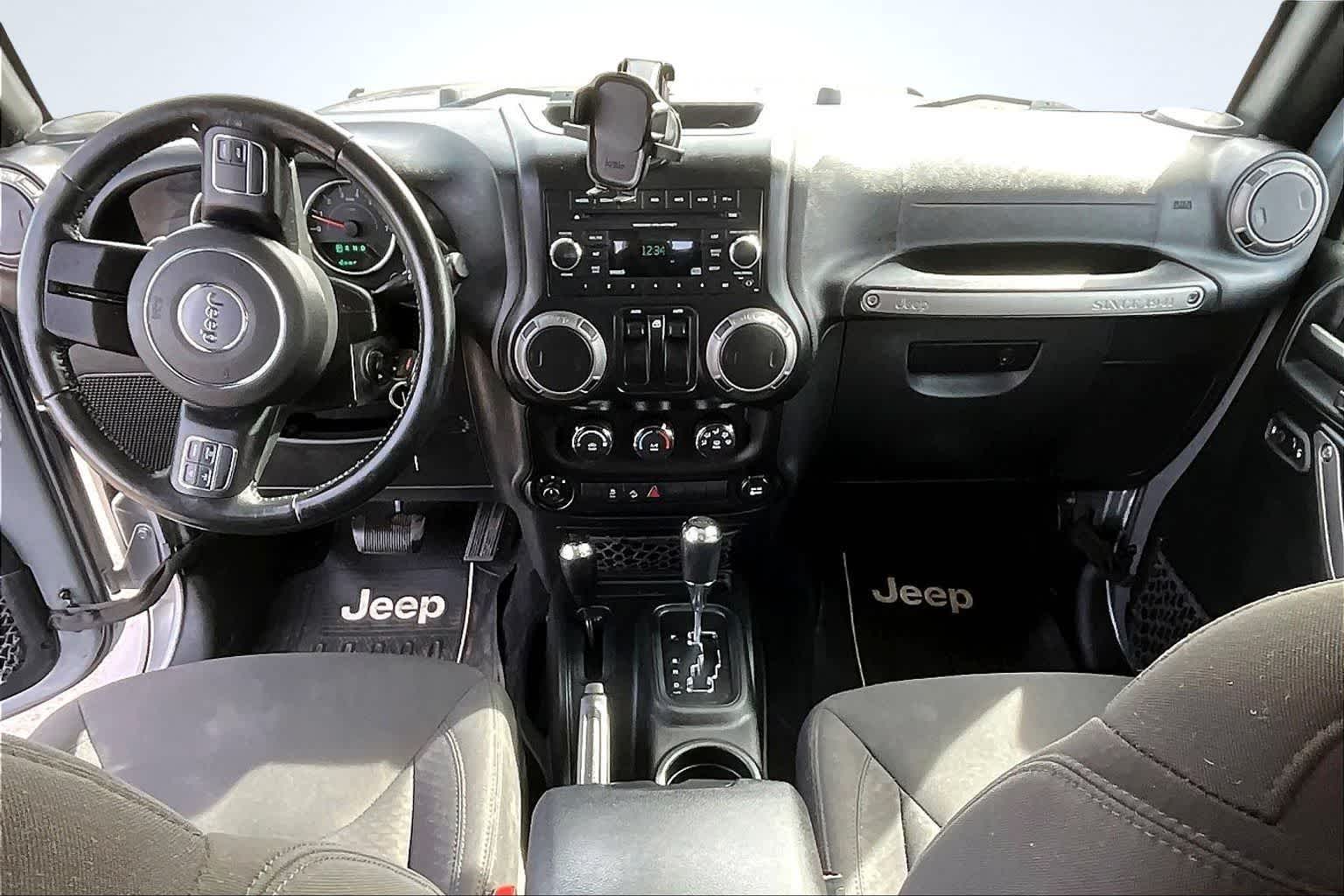 Thumbnail: 2017 Jeep Wrangler - 10