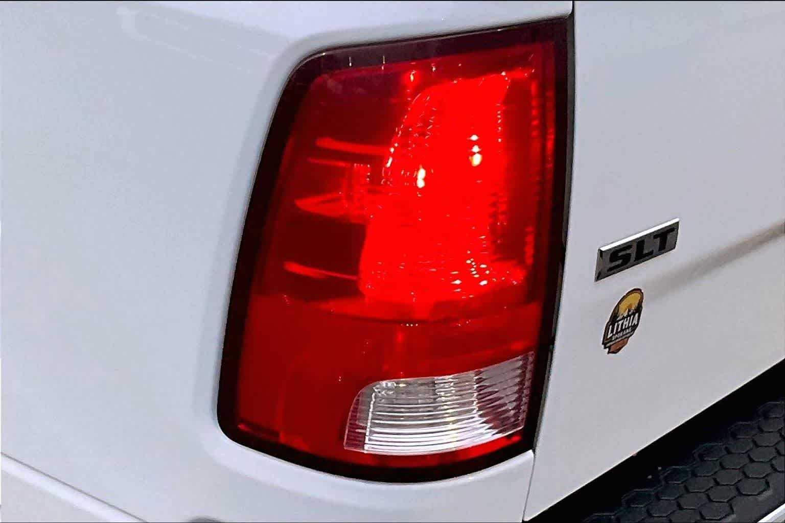 Thumbnail: 2021 RAM 1500 Classic - 32