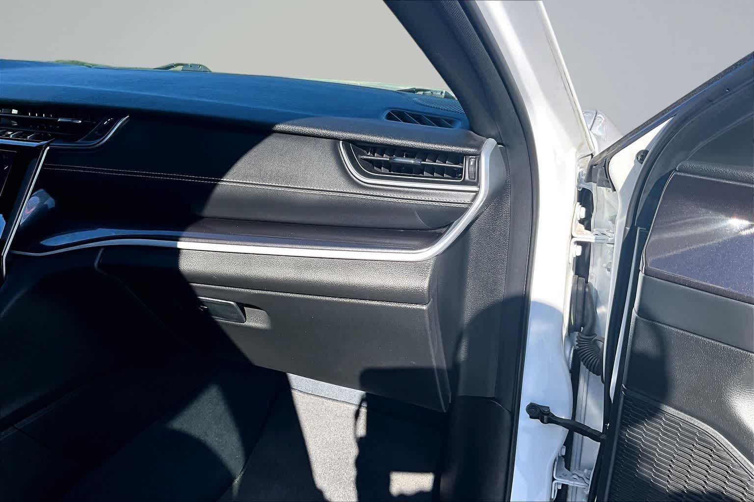 Thumbnail: 2023 Jeep Grand Cherokee - 24