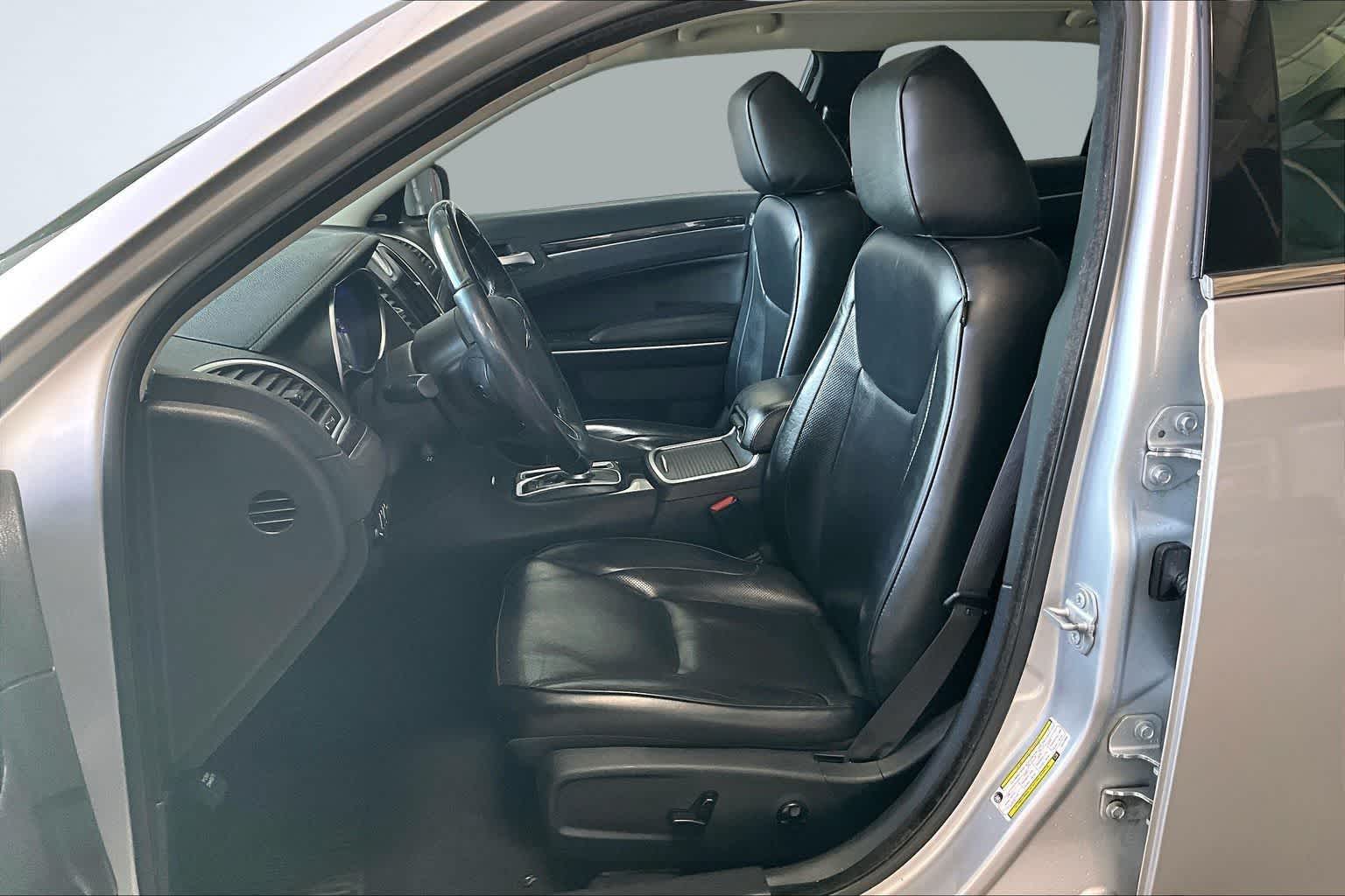 Thumbnail: 2020 Chrysler 300 - 11