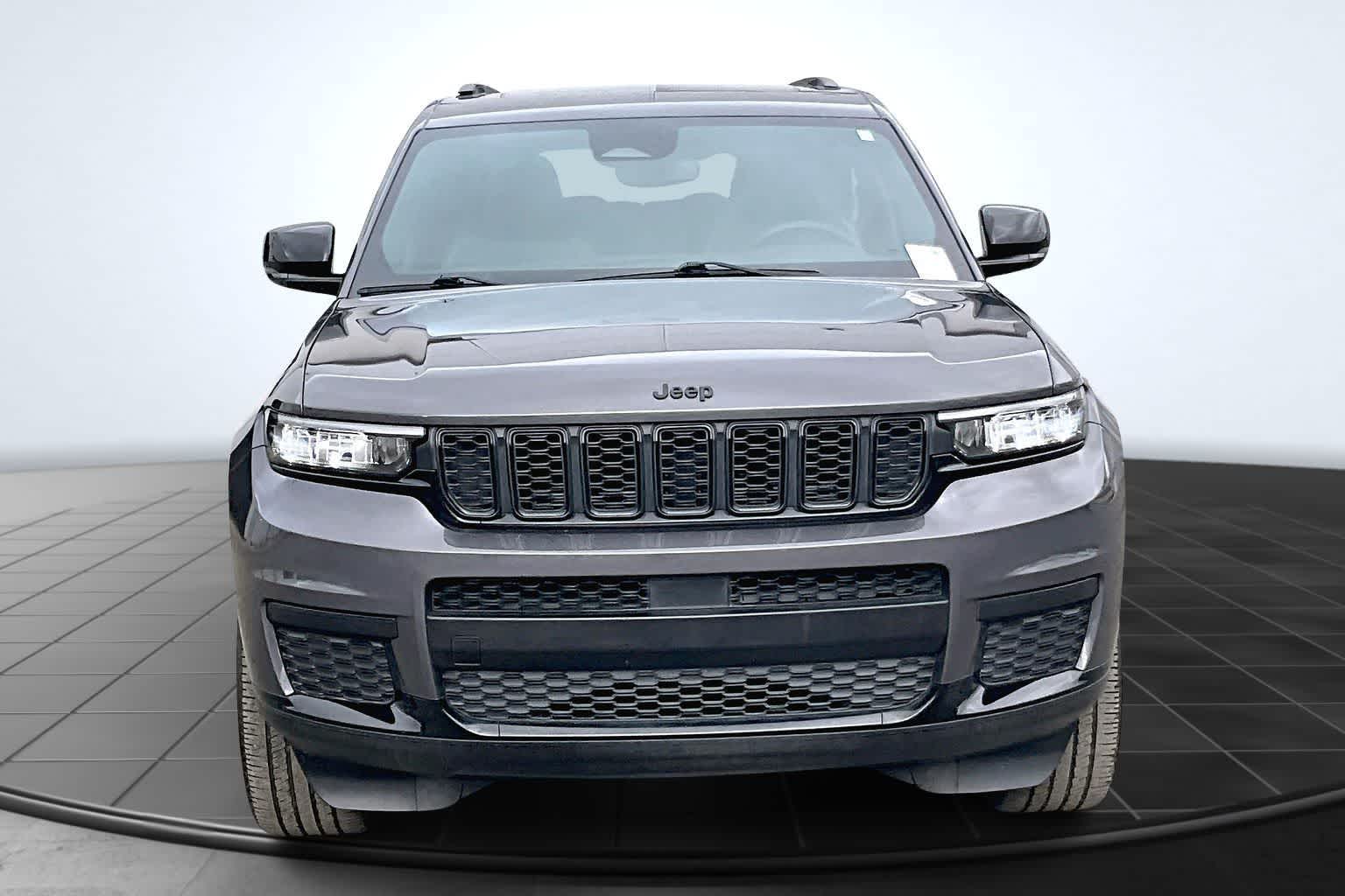 Thumbnail: 2023 Jeep Grand Cherokee L - 6