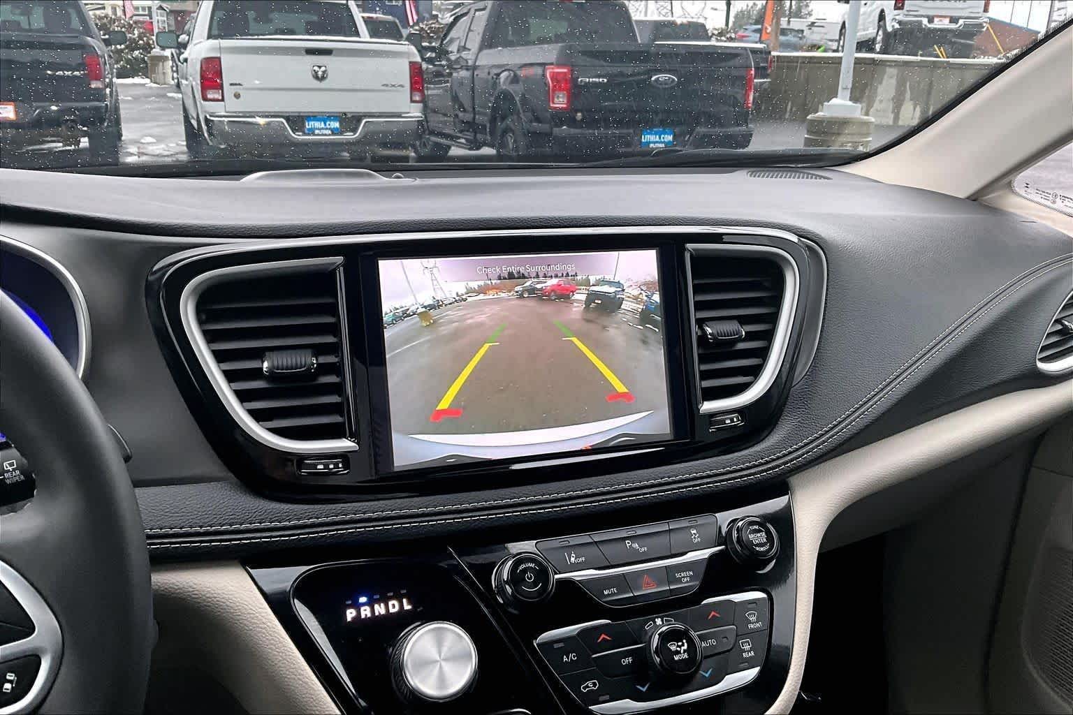 Thumbnail: 2024 Chrysler Pacifica - 28