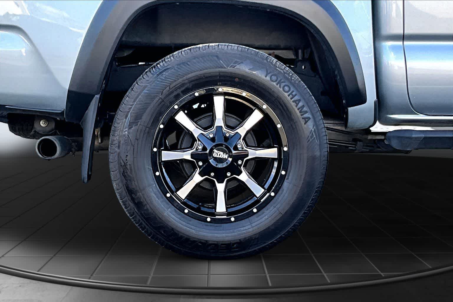 Thumbnail: 2023 Toyota Tacoma - 36