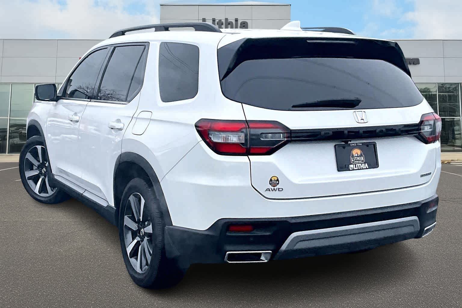 Thumbnail: 2023 Honda Pilot - 4