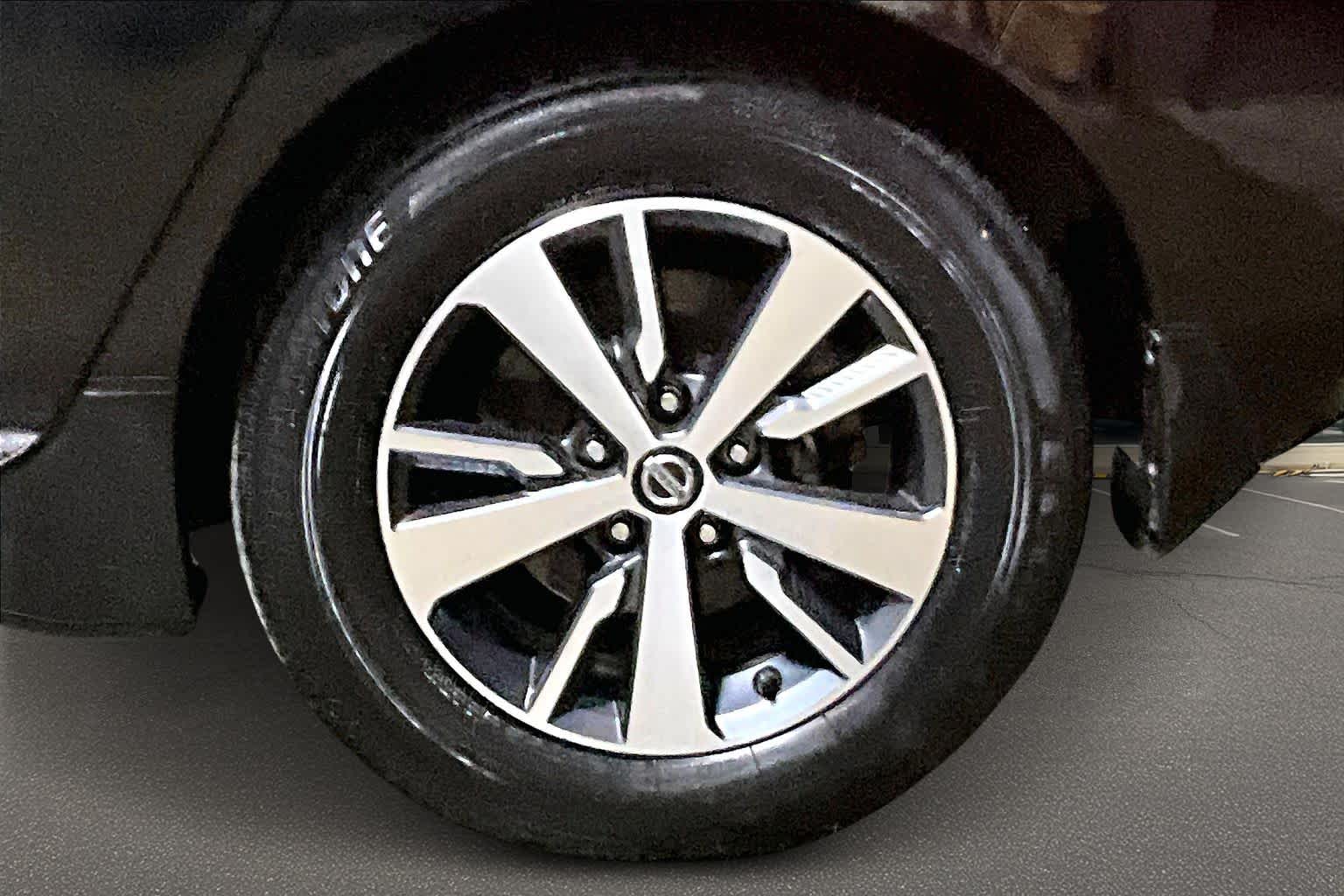 Thumbnail: 2022 Nissan Leaf - 36