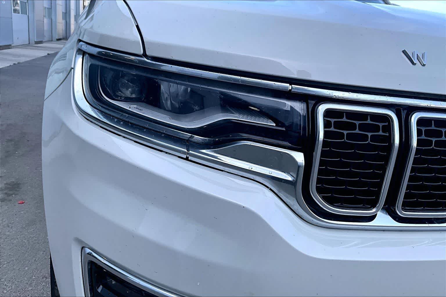 Thumbnail: 2022 Jeep Wagoneer - 30