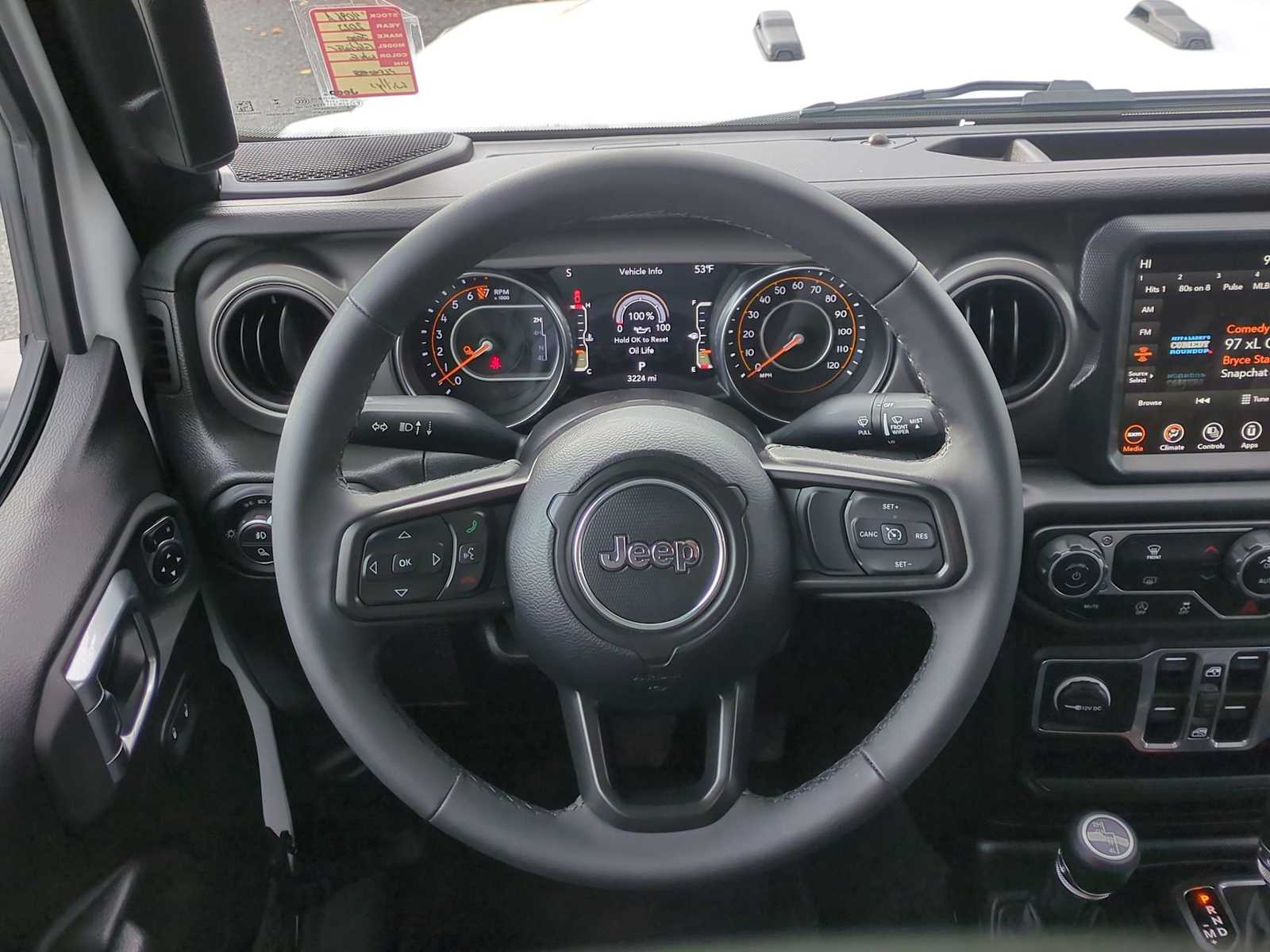 Thumbnail: 2023 Jeep Gladiator - 23