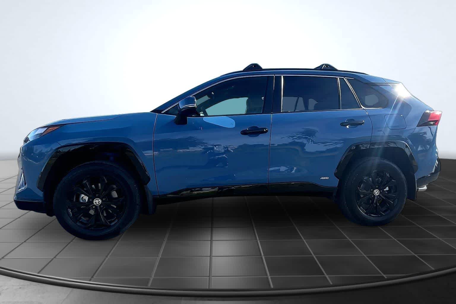 Thumbnail: 2025 Toyota RAV4 - 3