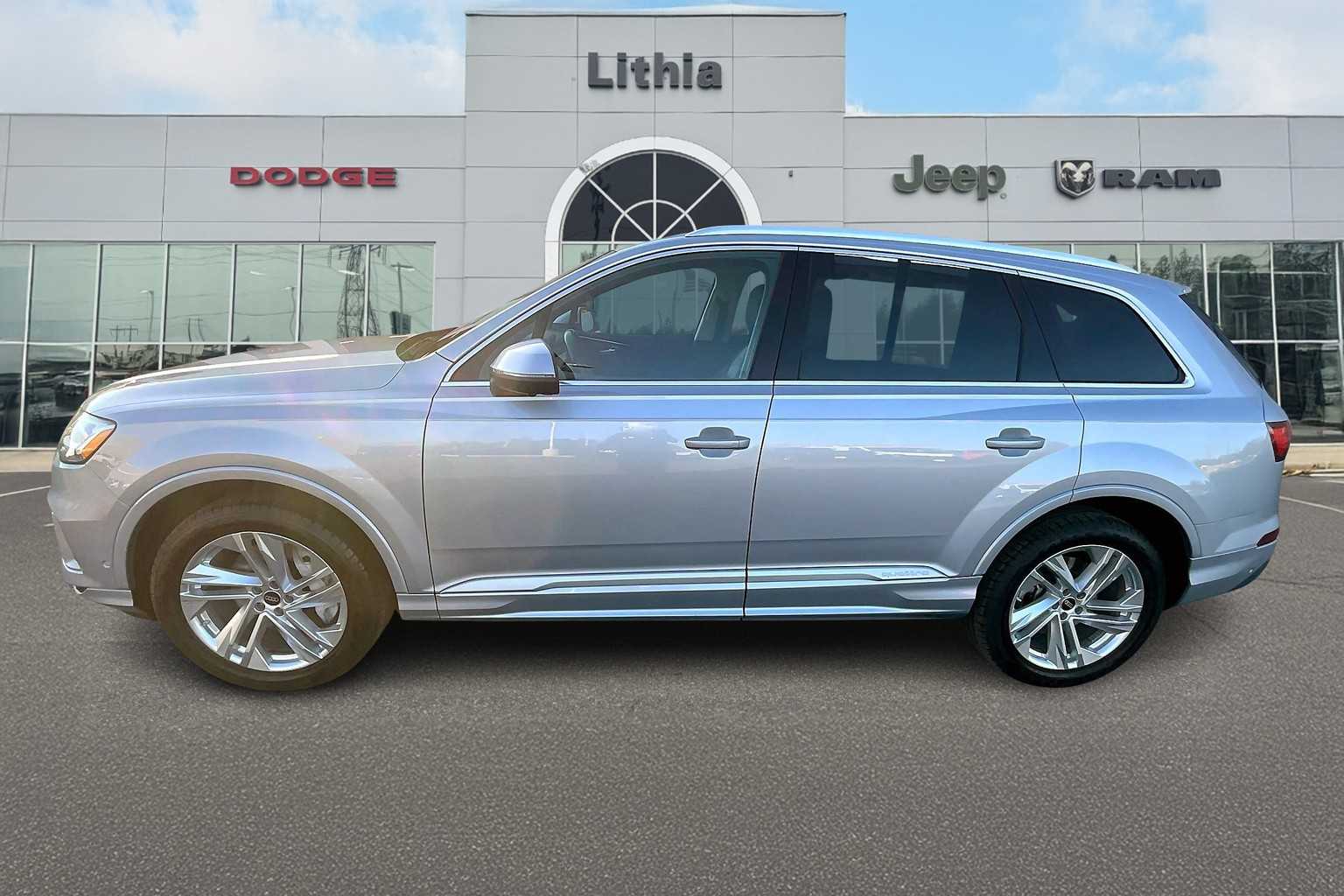 2022 Audi Q7 55 Premium Plus photo 3