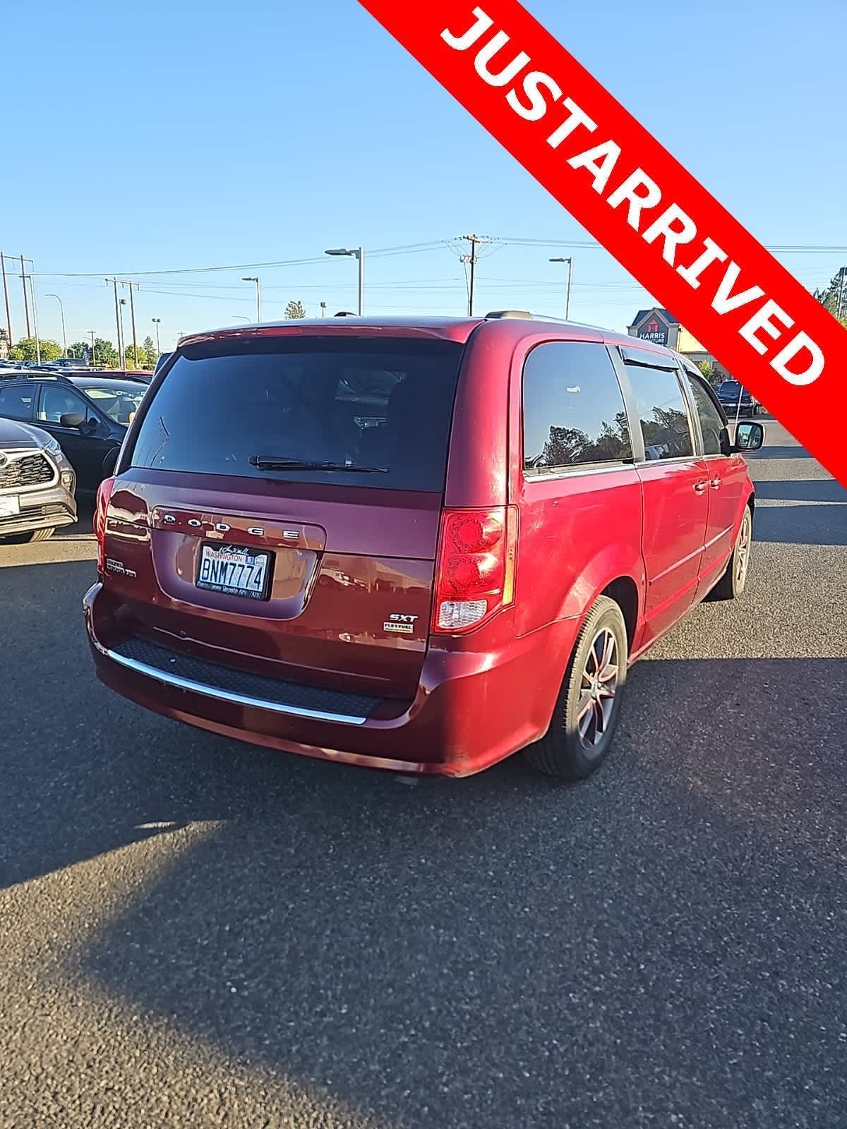 Thumbnail: 2017 Dodge Grand Caravan - 3