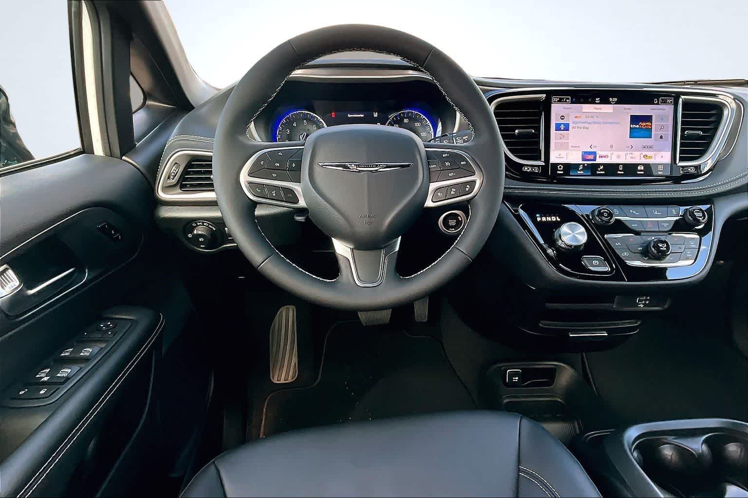 Thumbnail: 2026 Chrysler Pacifica - 15