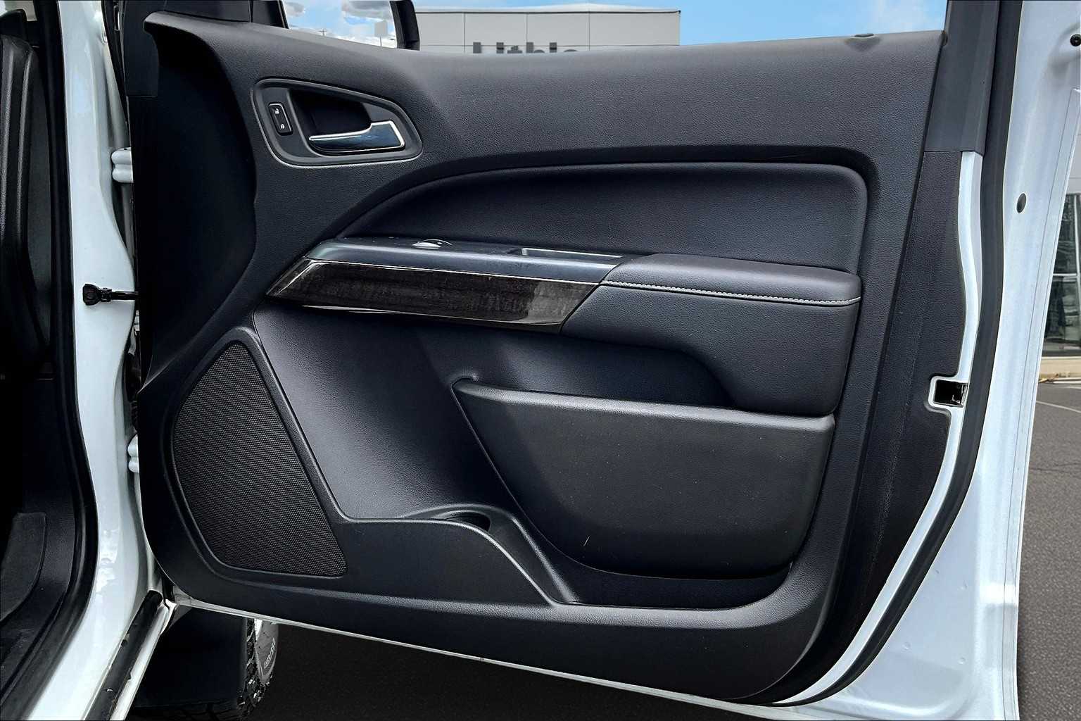 2016 GMC Canyon SLE 25