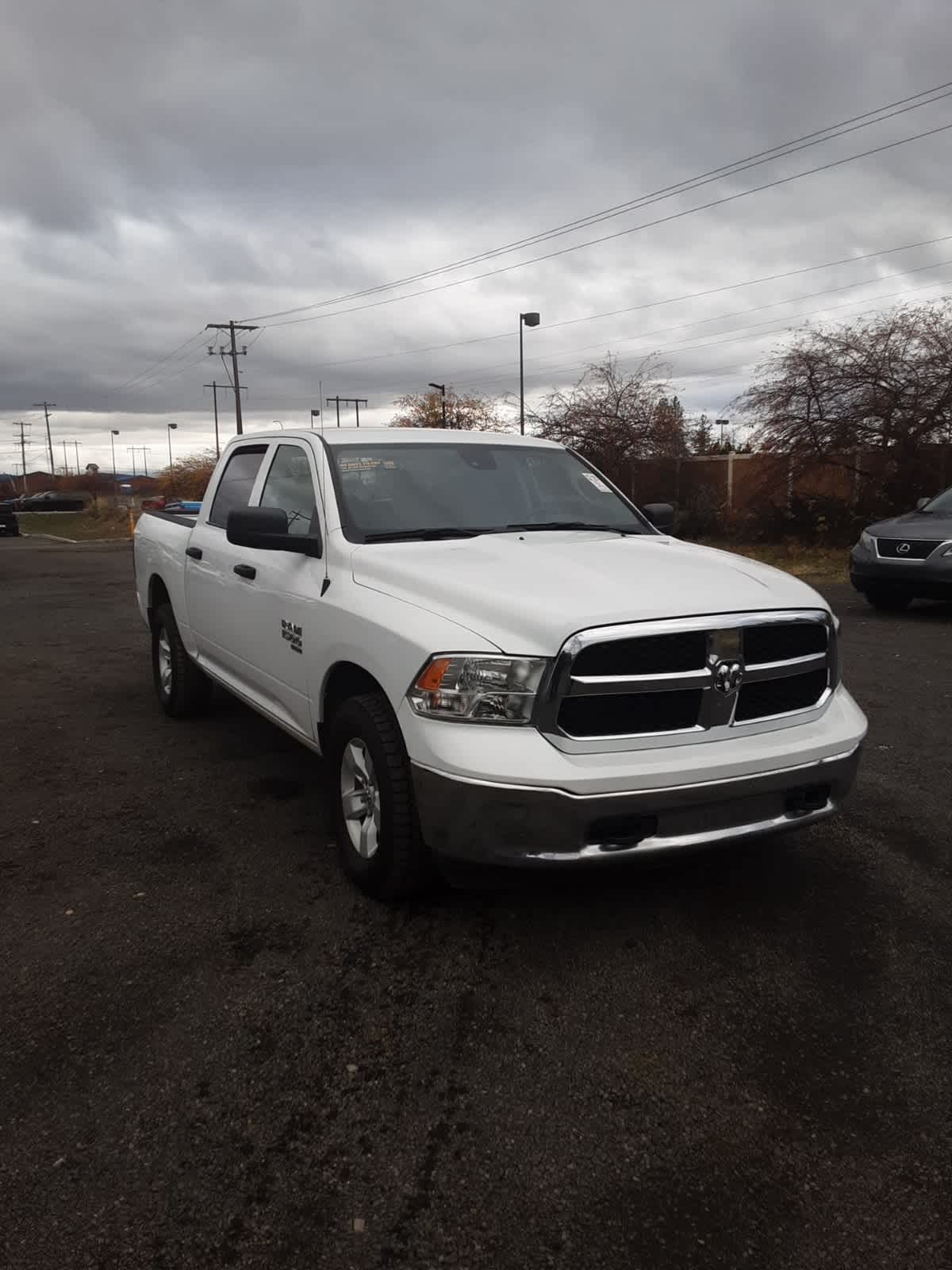 2022 Ram 1500 Classic SLT photo 3