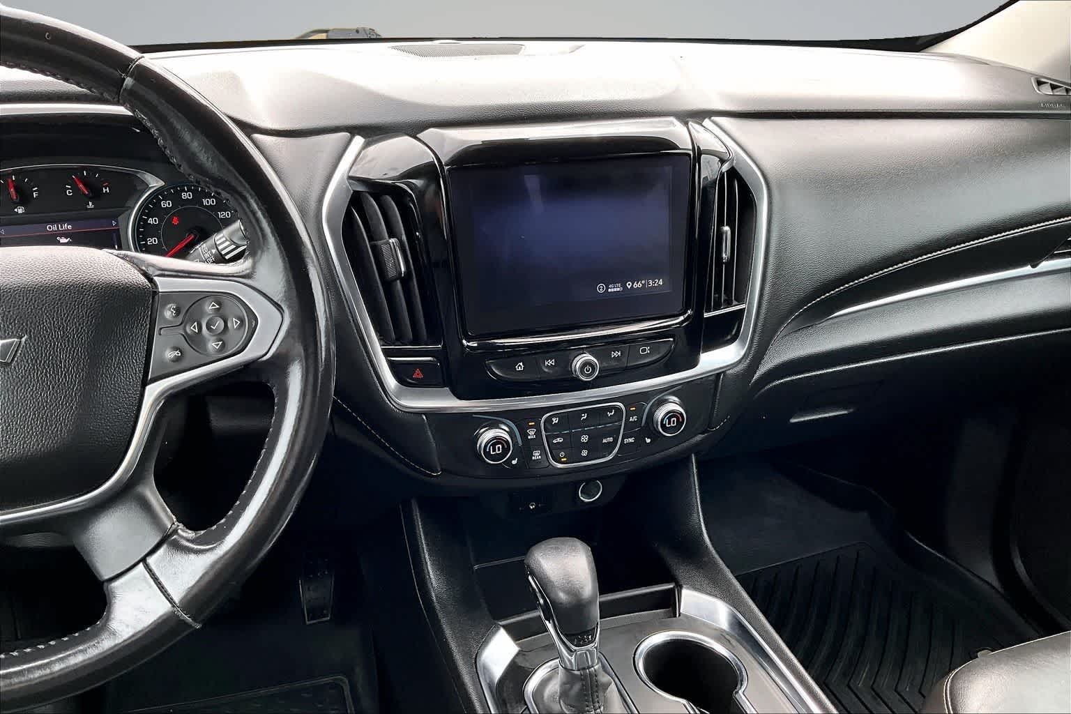 Thumbnail: 2021 Chevrolet Traverse - 16