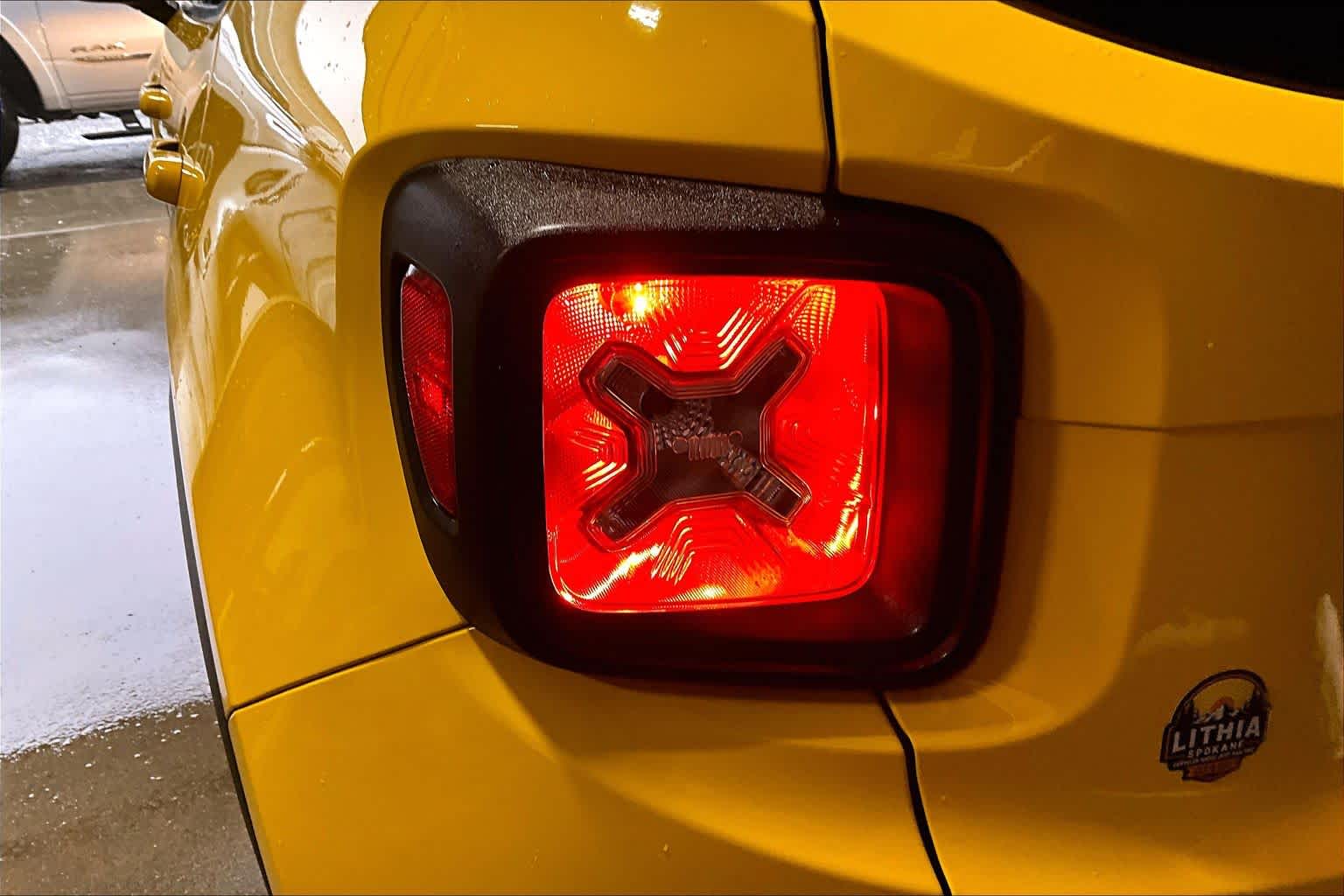 Thumbnail: 2018 Jeep Renegade - 32