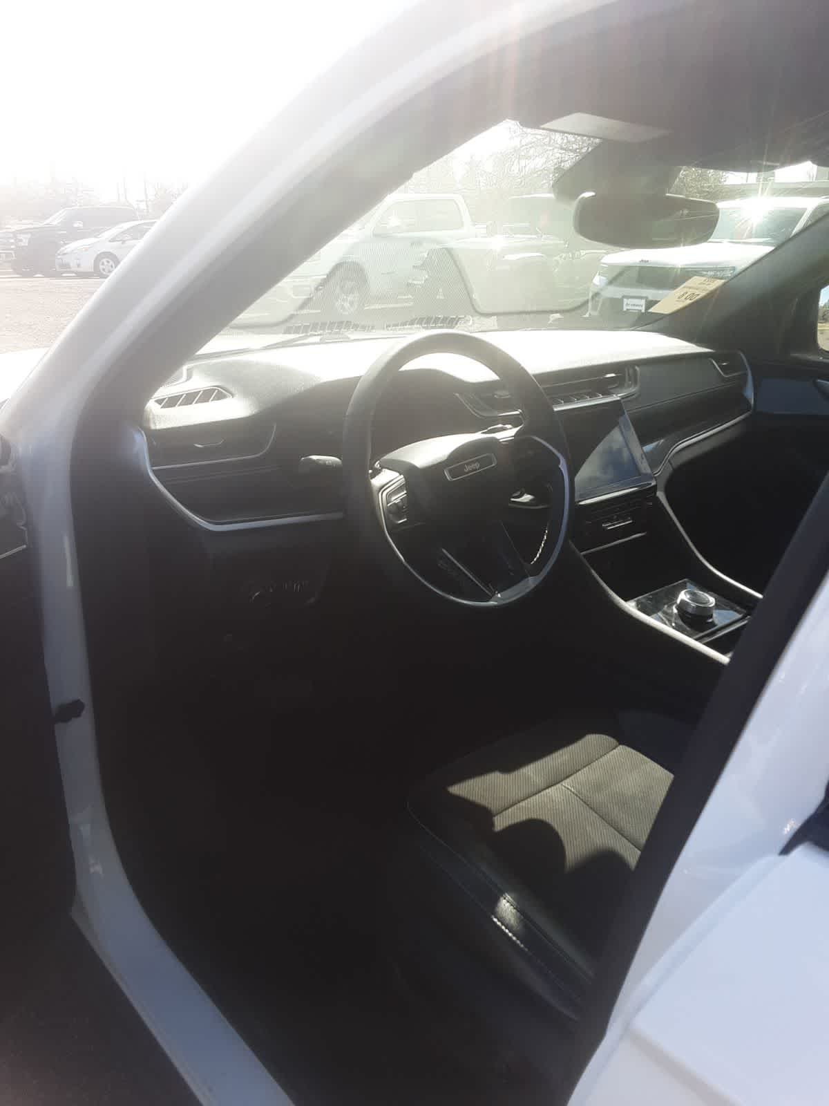 Thumbnail: 2023 Jeep Grand Cherokee - 7