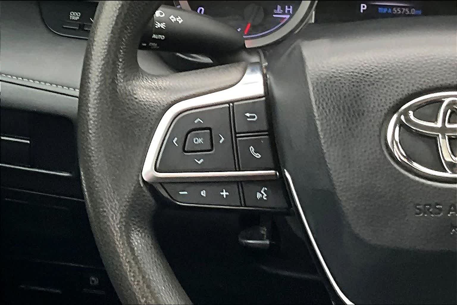 Thumbnail: 2020 Toyota Highlander - 25