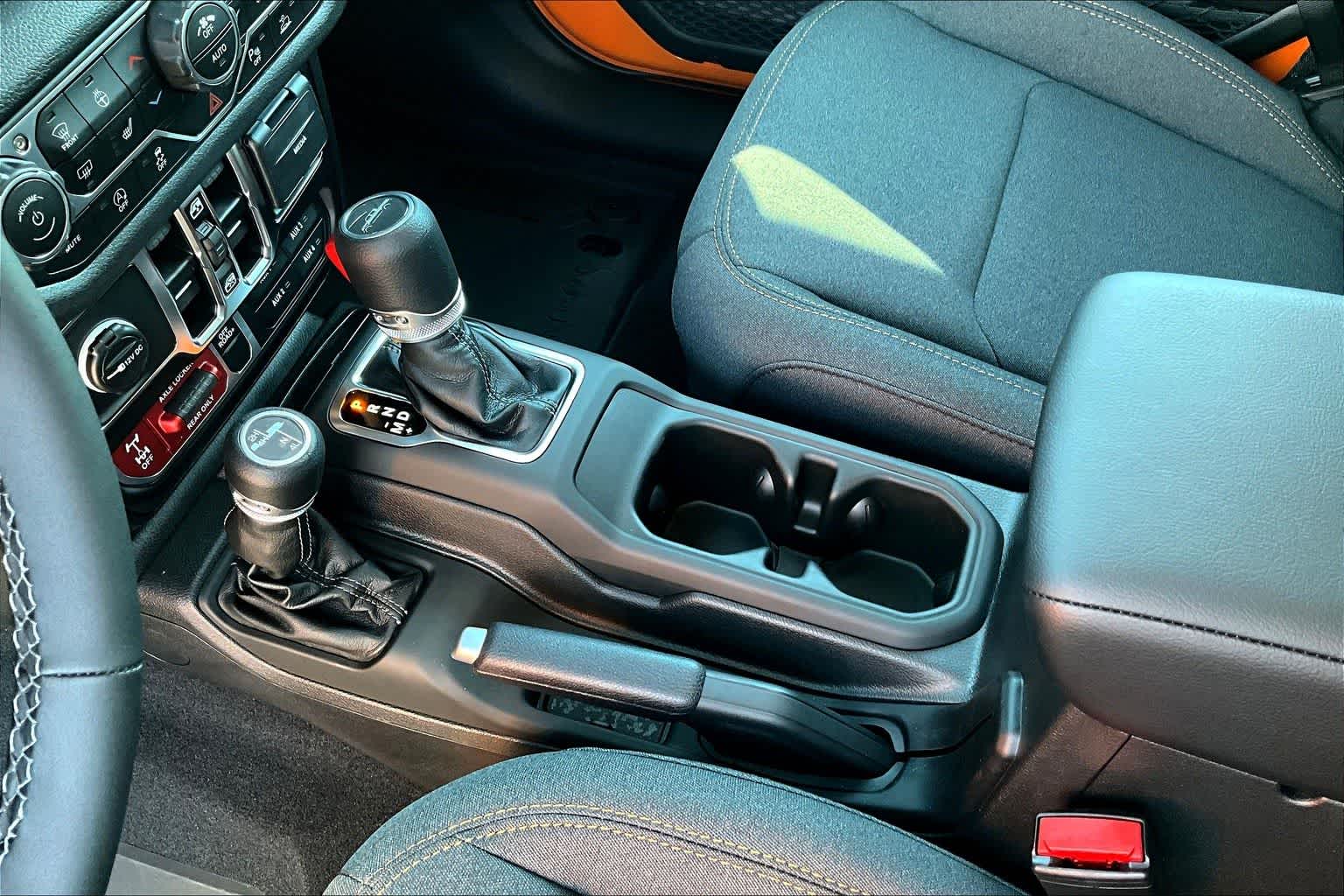 Thumbnail: 2025 Jeep Gladiator - 17