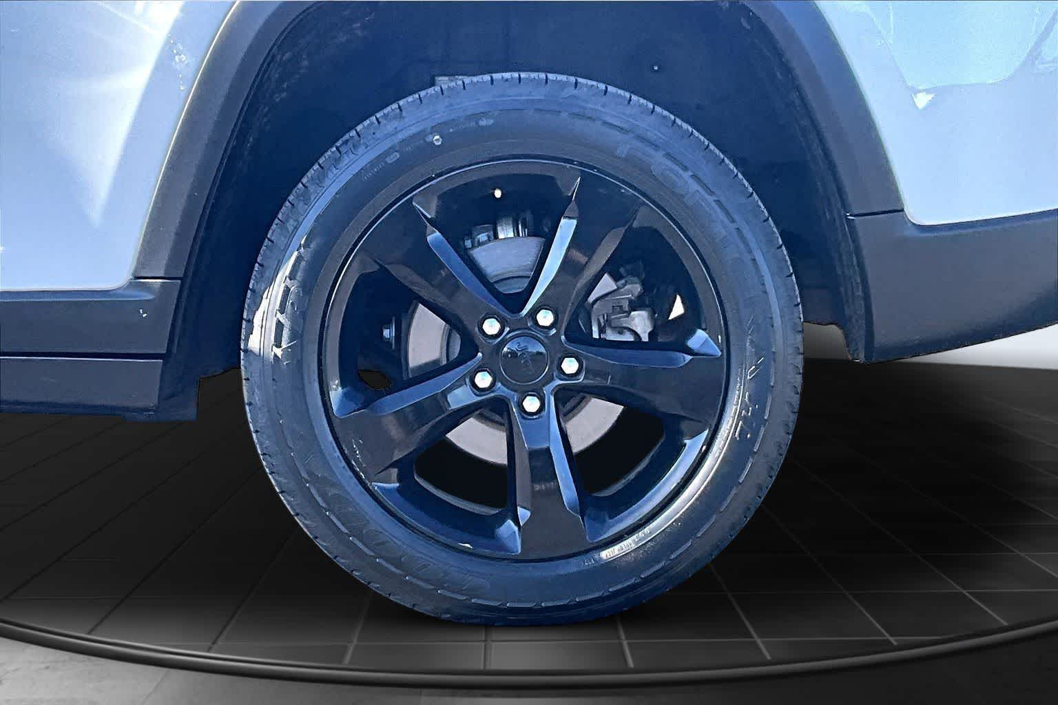 Thumbnail: 2023 Jeep Grand Cherokee - 36