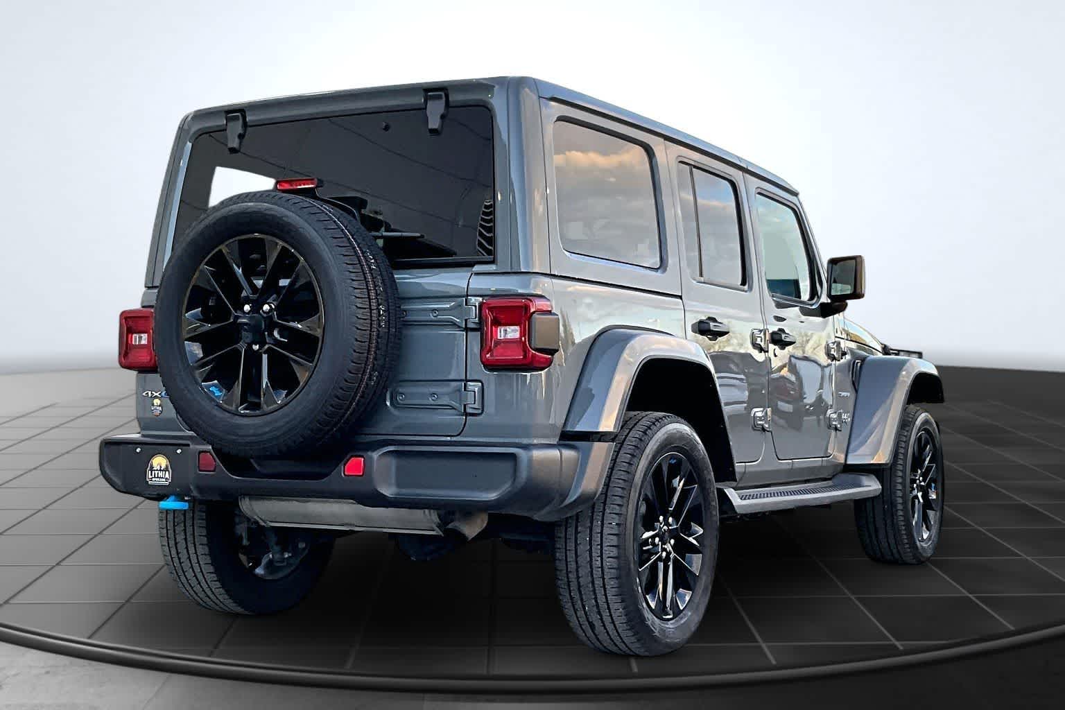 Thumbnail: 2023 Jeep Wrangler - 23