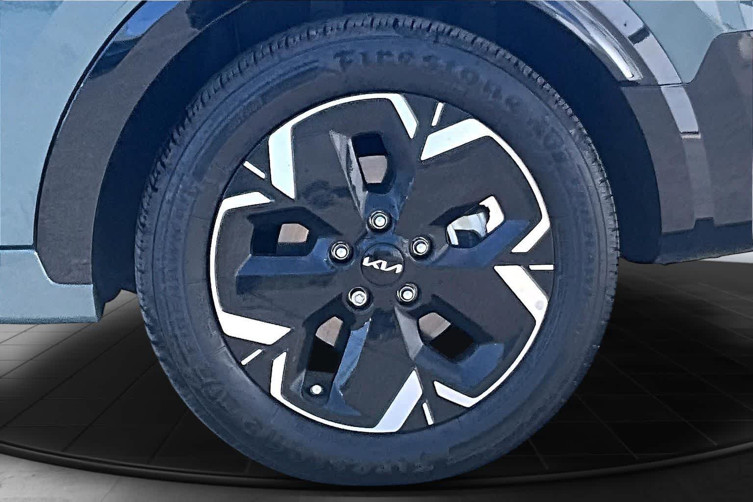 Thumbnail: 2023 Kia Niro - 35