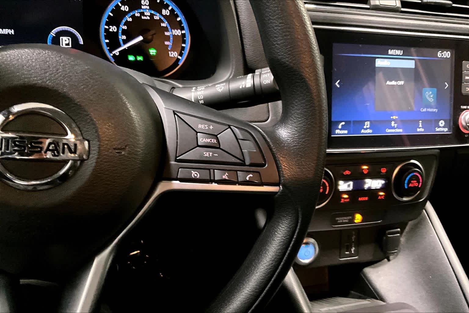 Thumbnail: 2022 Nissan Leaf - 26