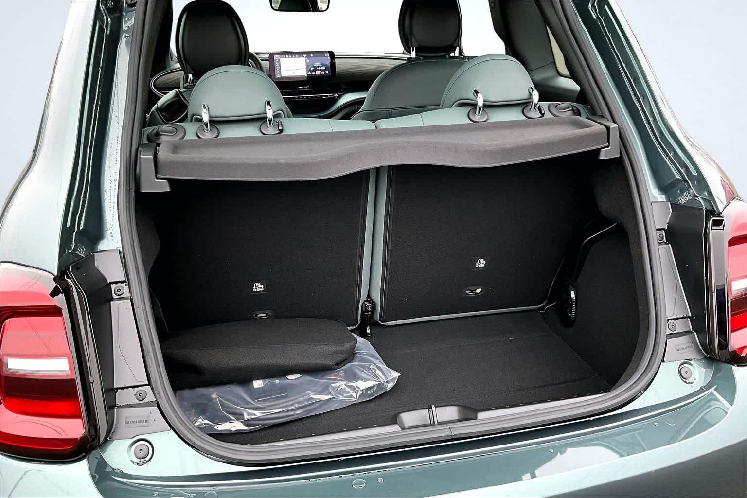 Thumbnail: 2025 Fiat 500e - 19