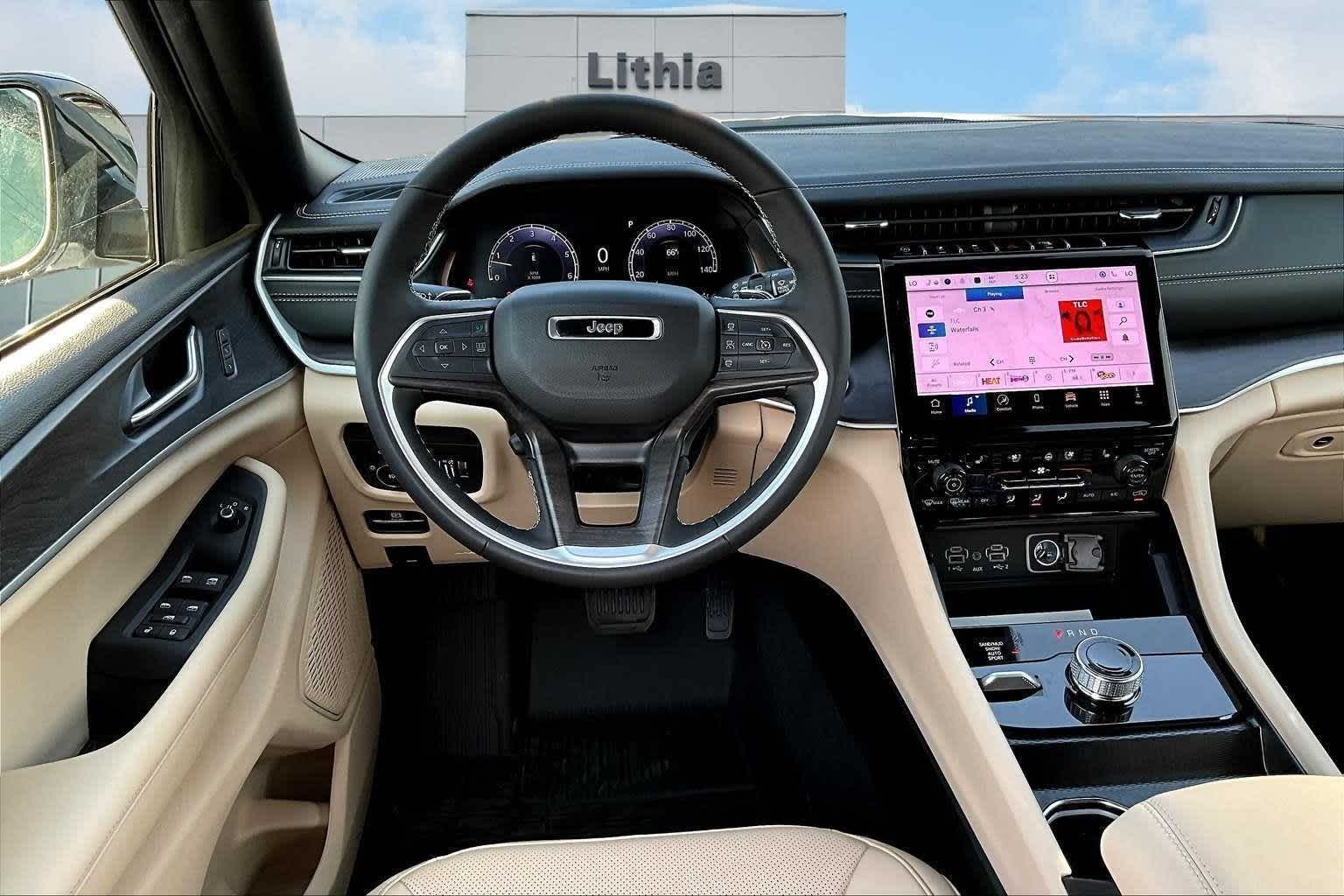 Thumbnail: 2025 Jeep Grand Cherokee L - 15