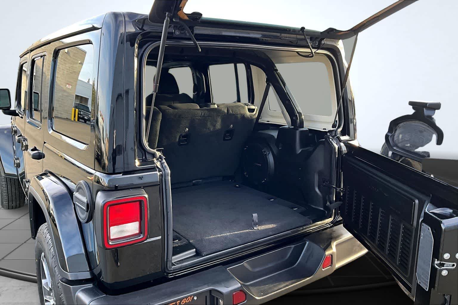 Thumbnail: 2023 Jeep Wrangler - 19