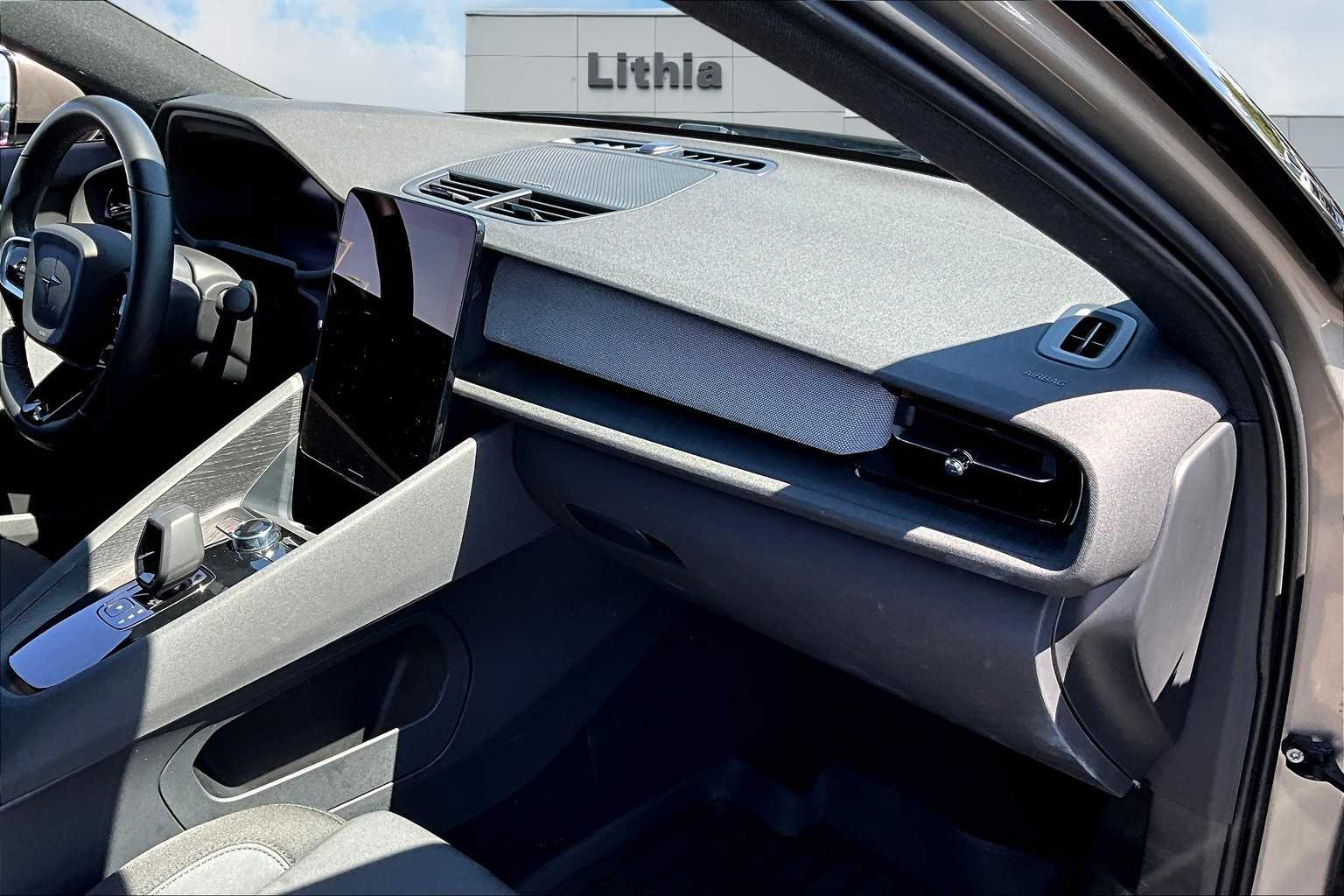 Thumbnail: 2022 Polestar 2 - 20