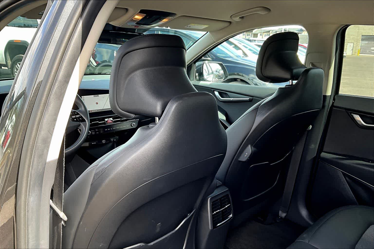 Thumbnail: 2024 Kia Niro - 12