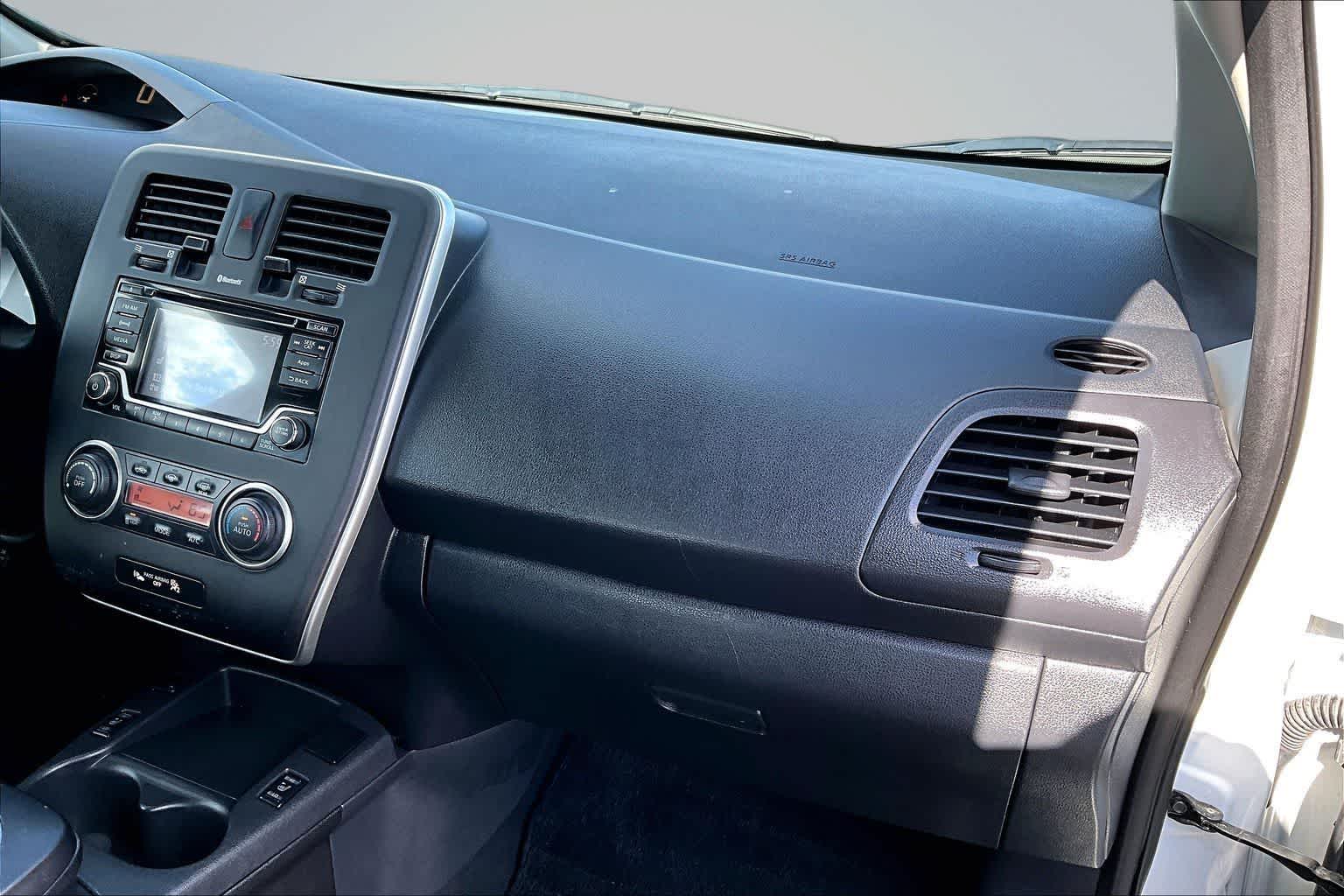 Thumbnail: 2016 Nissan Leaf - 24
