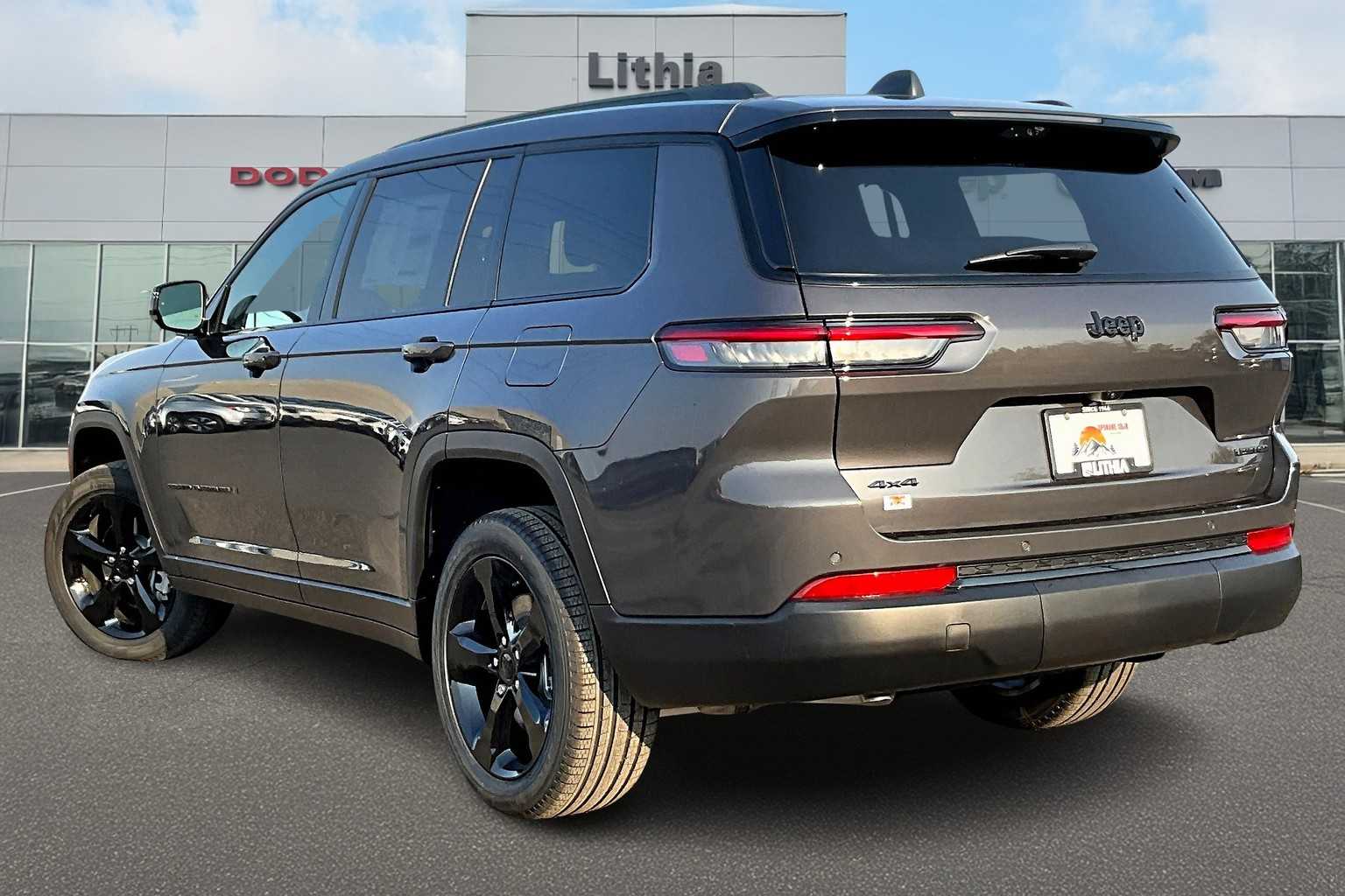 2025 Jeep Grand Cherokee Limited photo 4