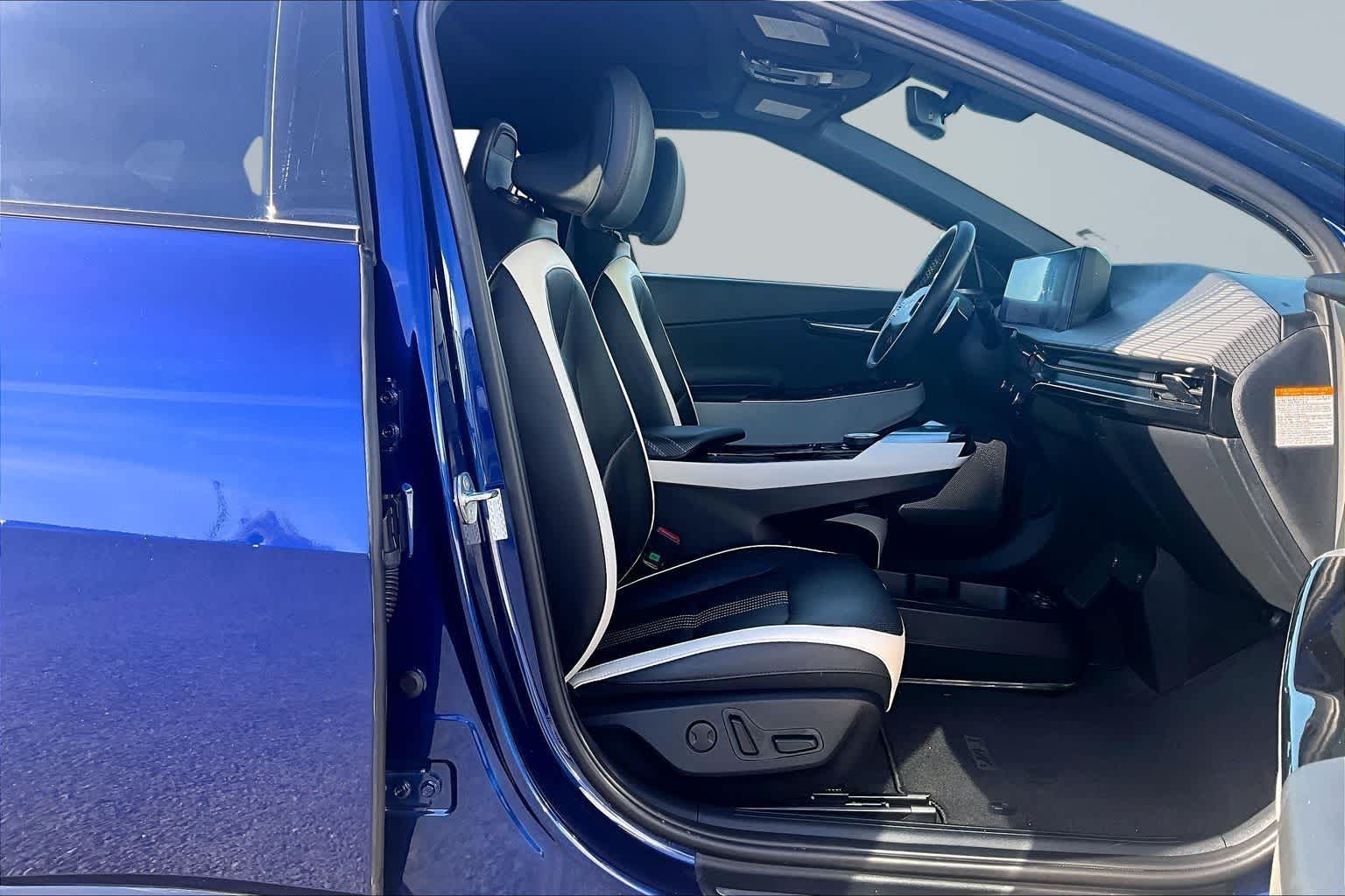 Thumbnail: 2023 Kia EV6 - 14