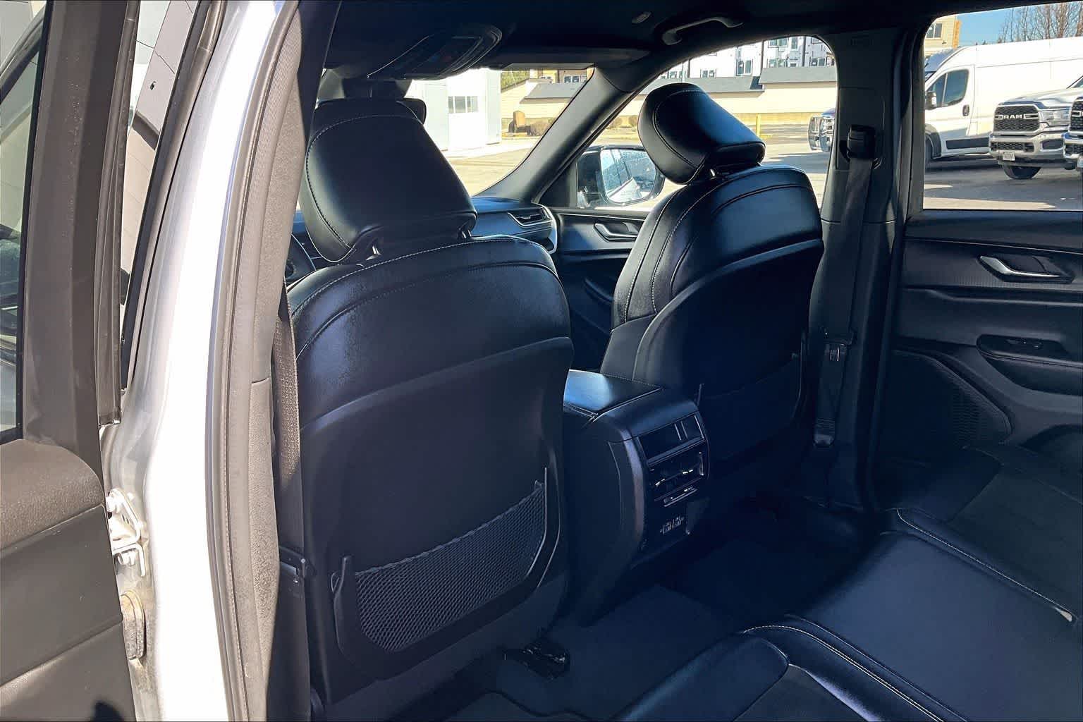 Thumbnail: 2024 Jeep Grand Cherokee - 12