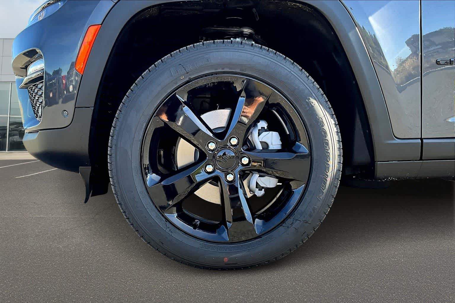 Thumbnail: 2025 Jeep Grand Cherokee - 8