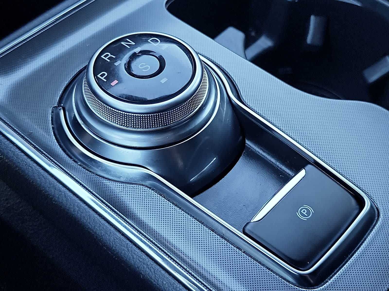 Thumbnail: 2022 Ford Edge - 21